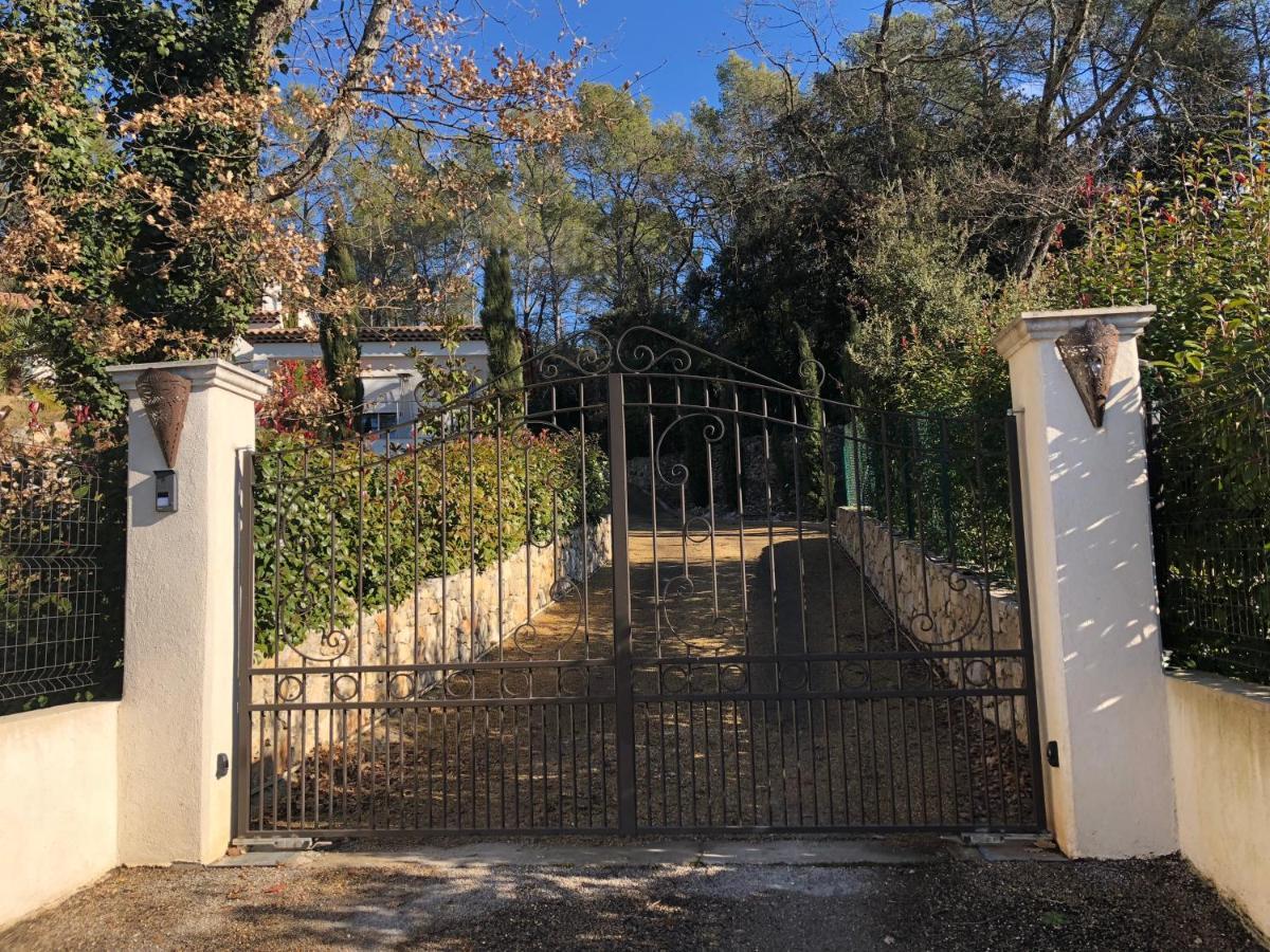 Le Clos De St Esprit 德拉吉尼昂 外观 照片